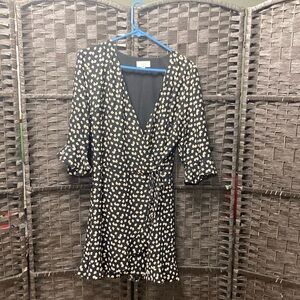 Black and White Floral Dress with built in shorts Sz 8 - Loft - Great Condition
